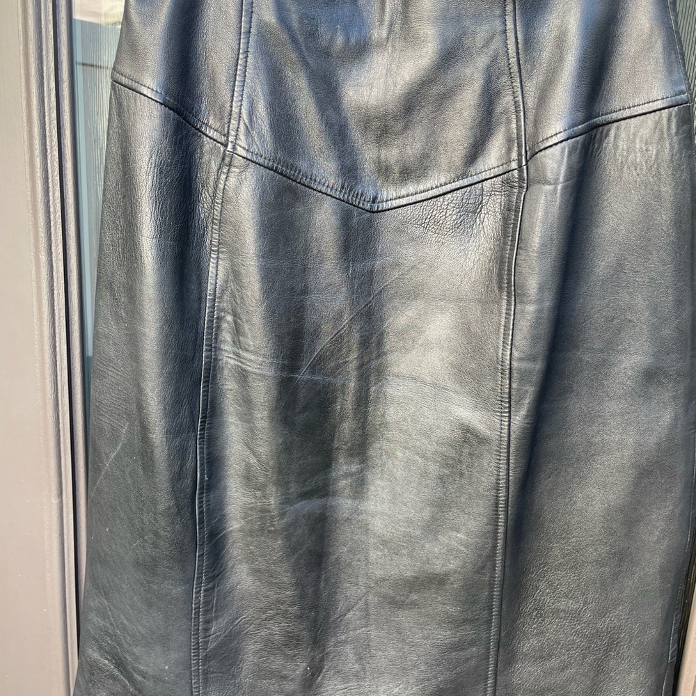 Chic Black Leather Skirt